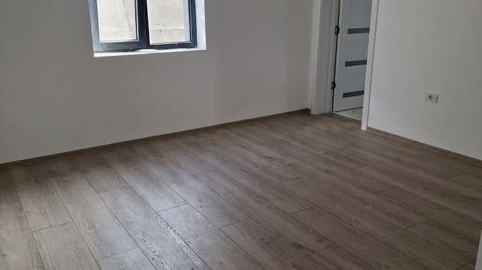 Casa Individuala Sanmihaiu Roman,Parter,4 Camere,2Bai,Toate Utilitatile - Poză 8