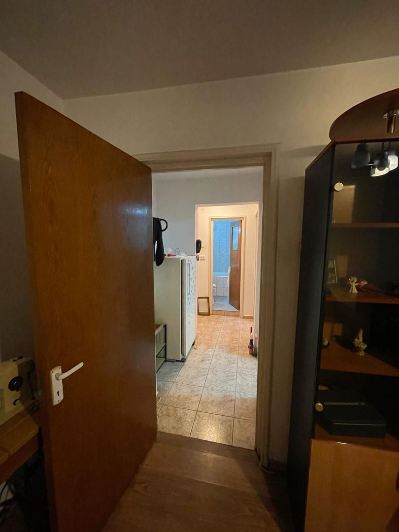 Apartament 2 camere de vanzare Drumul Taberei - Poză 2