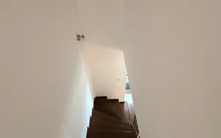 Dumbravita| casa pe două niveluri| 3 camere-2 dormitoare| 2 bai| parcare - Poză 12