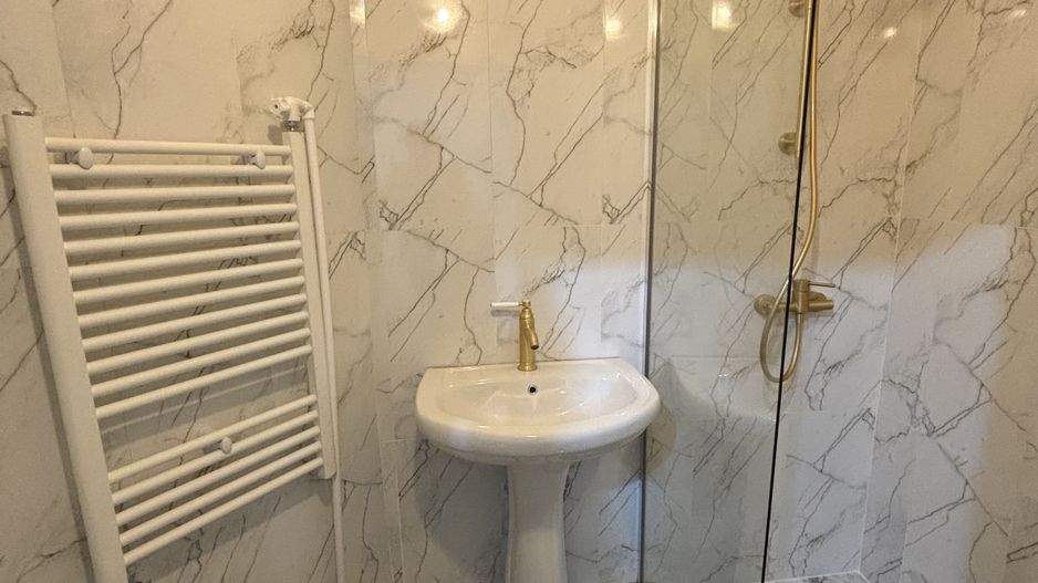 Apartament 2 camere,curte comuna/4 proprietari - Poză 10
