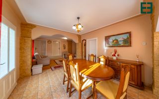 Casă spațioasă în orașul Pâncota județul Arad - Poză 8