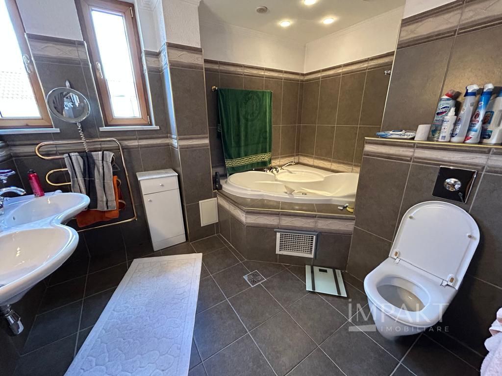 Vila individuala de lux de inchiriat, in cartier Gruia aproape de Cetatuie! - Poză 30