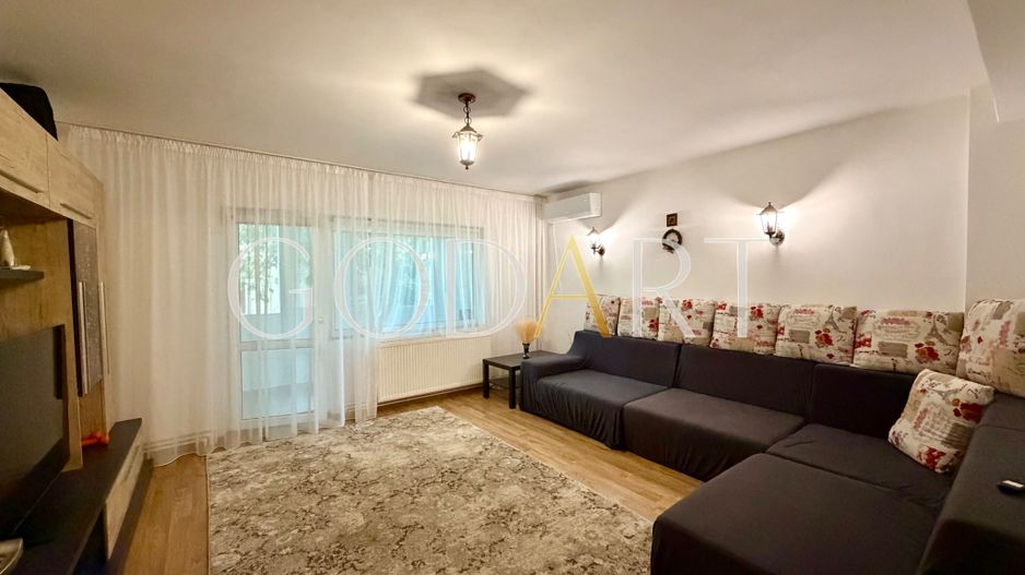 Apartament cu 3 camere | Două balcoane | Renovat - Poză 1