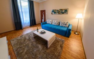 Piata Unirii|, apartament lux| cladire istorica| centrala proprie| 04.10.26