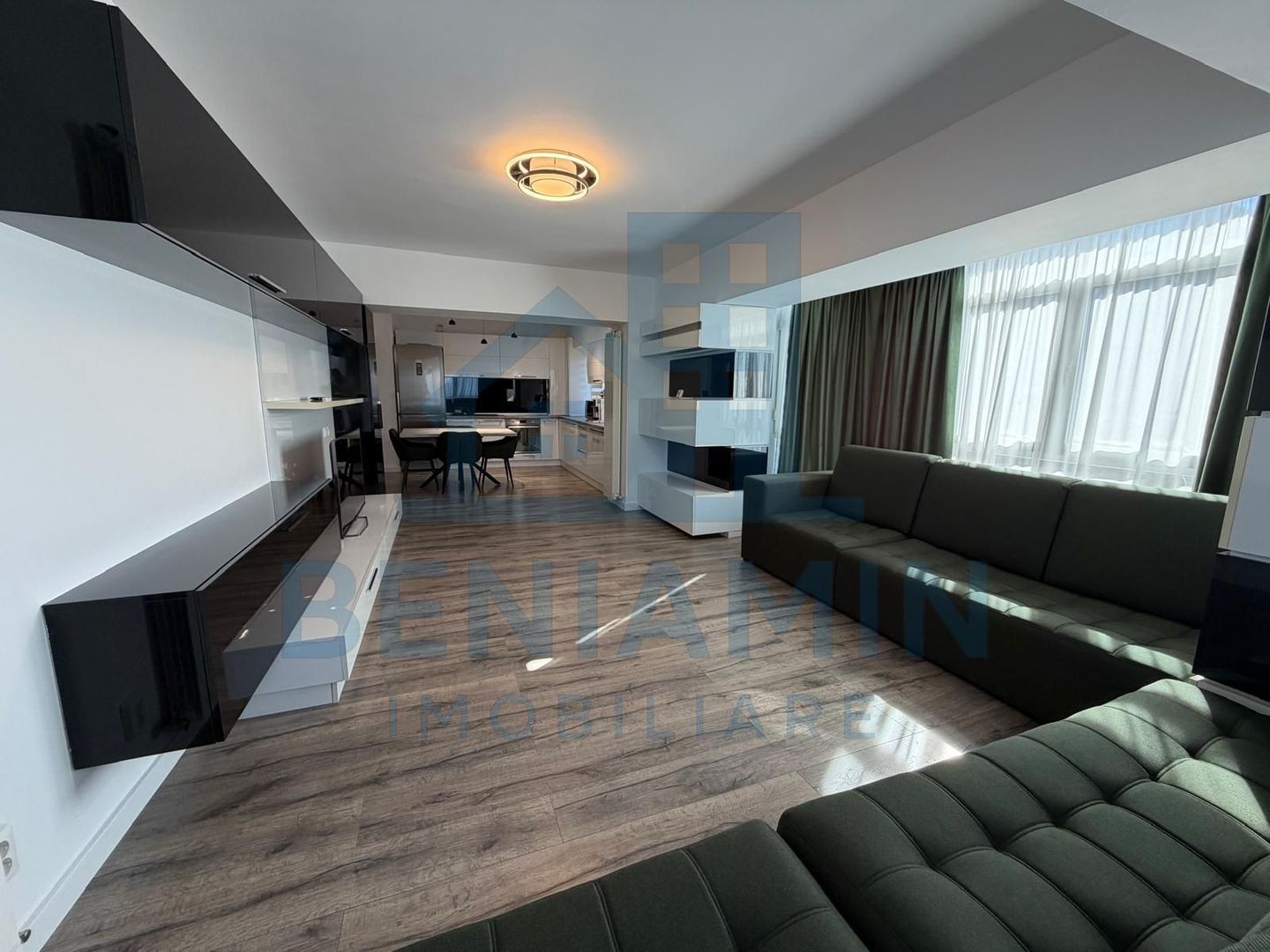 3 Decomandate-Etaj 2-Centrala termica-83mp-Mobilat-Utilat-Liber - Poză 1