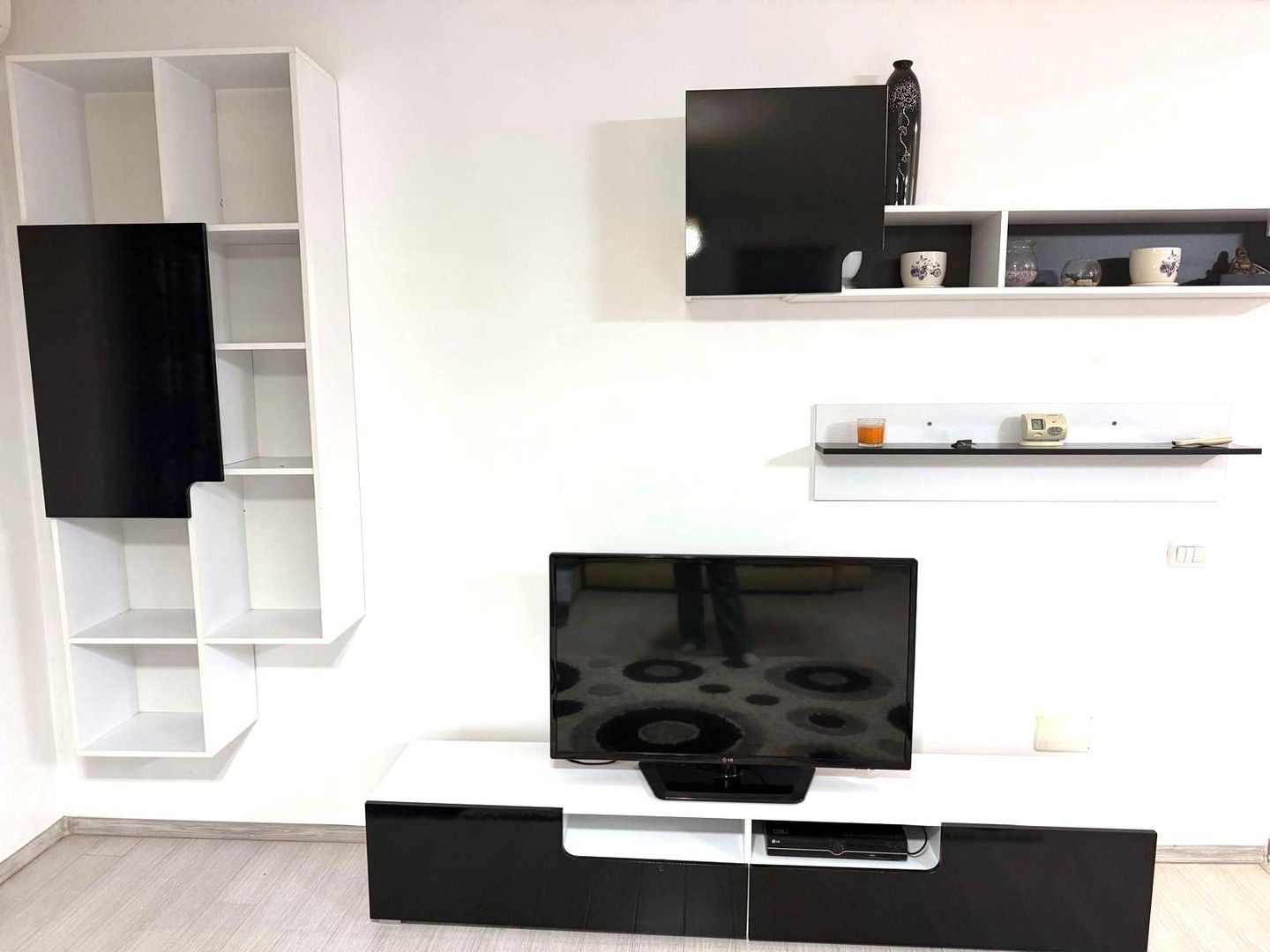 🏡 Închiriez Apartament cu 2 camere, Fundeni Bridge Residence, mobilat modern - Poză 3
