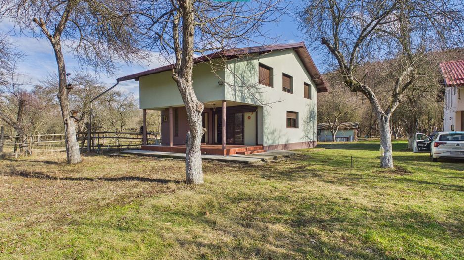 Cabană deosebită cu 4 camere în Căsoaia - Poză 1