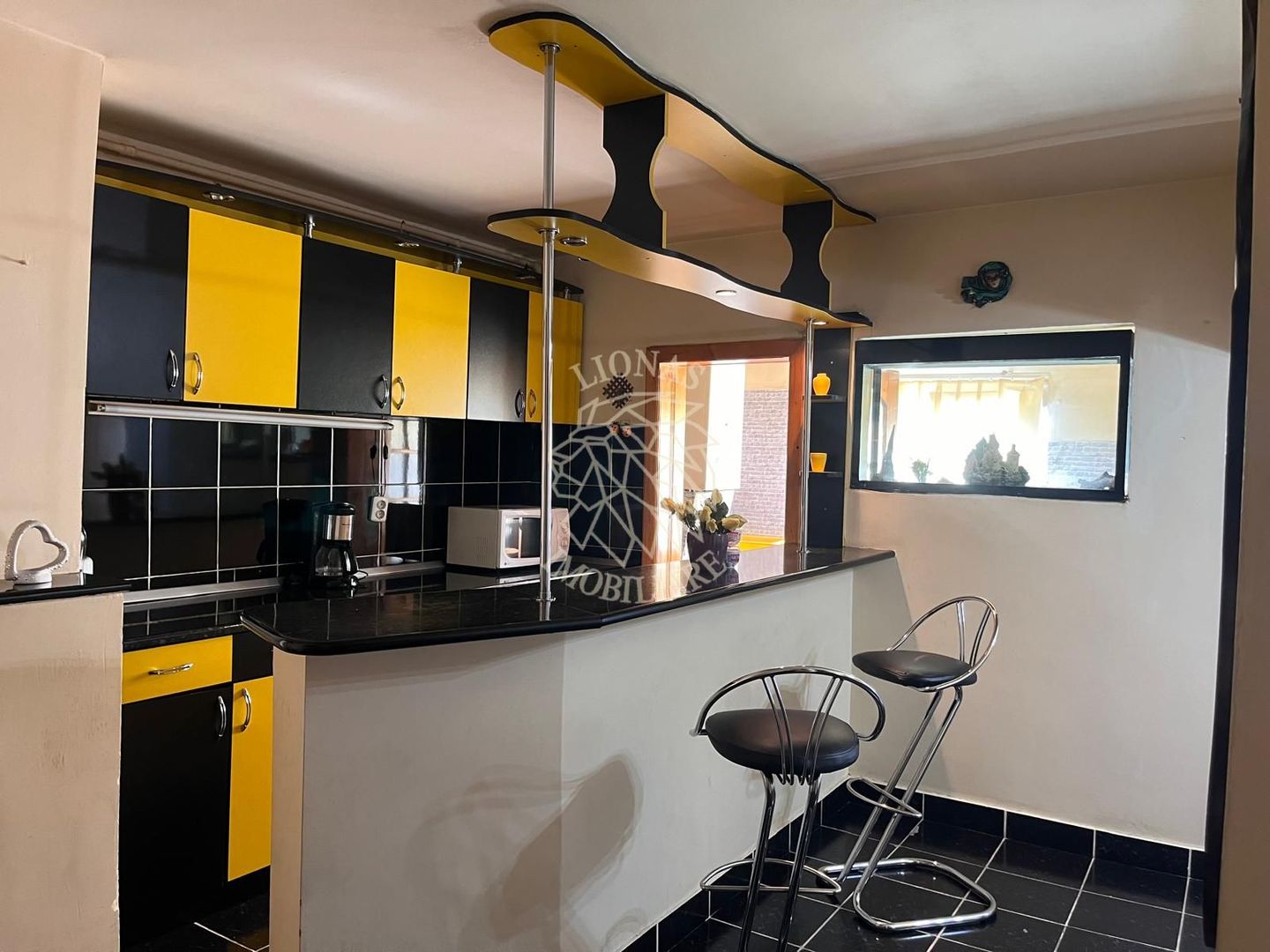 Apartament 4 camere 132 mp-balcon-ideal locuire-Calea Moldovei - Poză 1