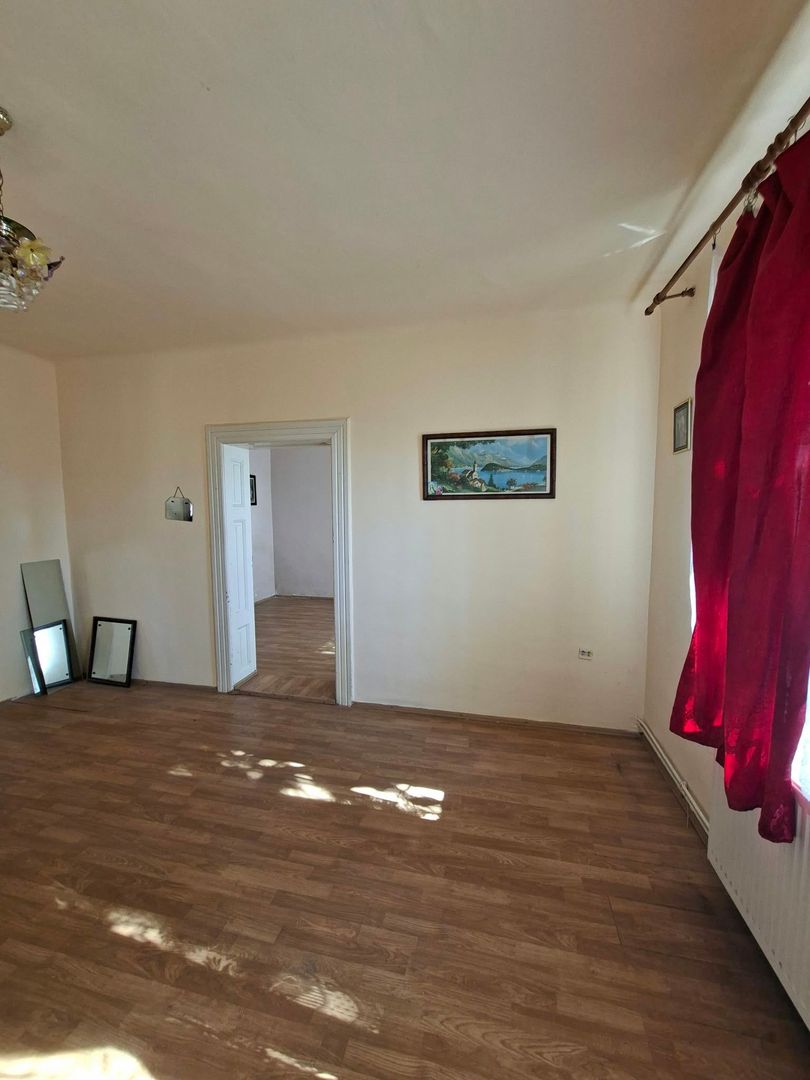 Apartament 2 camere la casa in imobil cu 2 apartamente - Poză 3