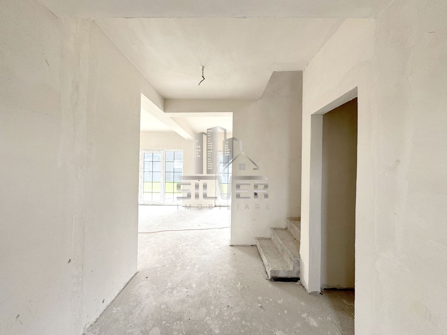 Casa unifamiliala cu teren de 500 mp in zona centrala. - Poză 4