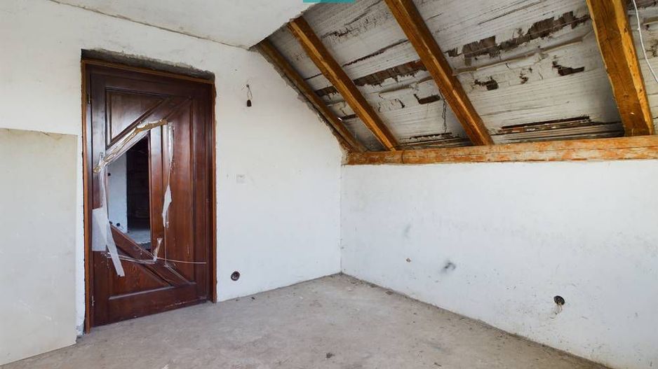 Casă/vilă cu 6 camere în Curtici - Poză 22