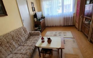 Apartament 3 camere, Zona Dacia   luminos, liniștit, cu vedere spre spațiu verde - Poză 2