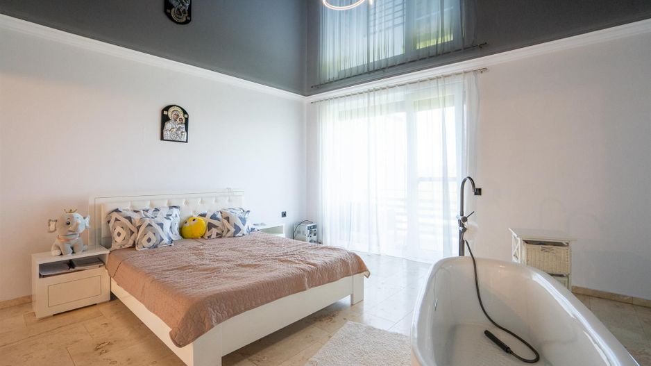 Vila 3 dormitoare matrimoniale Saldabagiu - Poză 13