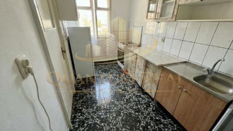 Vanzare apartament 3 camere decomandat-LOC DE PARCARE-RAHOVA-OFERTA! - Poză 4