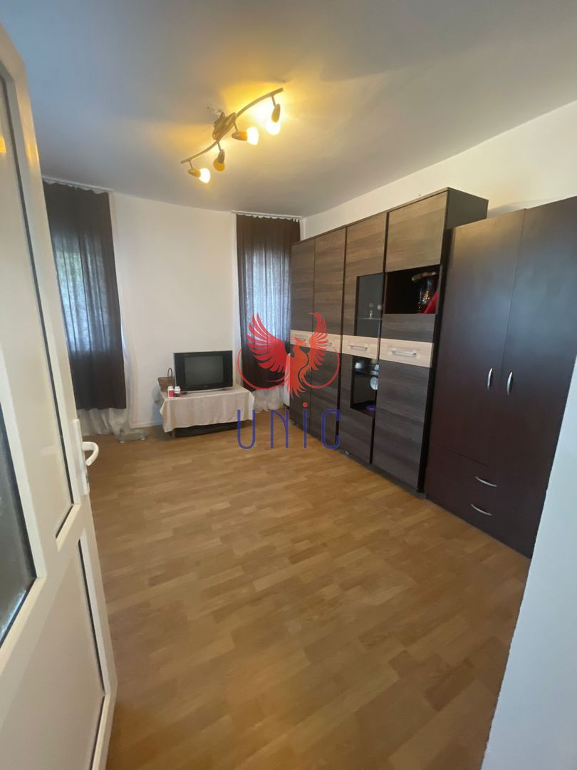 Casa cu teren de 1000 de mp -Radovan - Poză 3