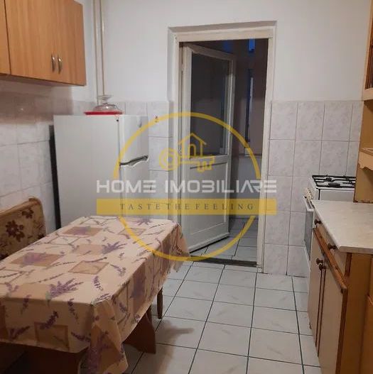 Etaj 1,Apartament 3 camere,bloc din 1980 ,zona Alexandru cel bun - Poză 4