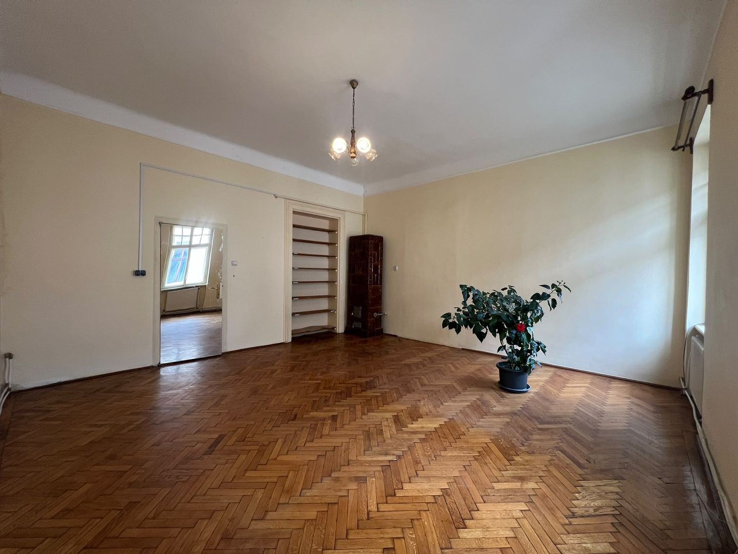 Garsonieră spațioasă de închiriat în zona ultracentrală - Poză 2