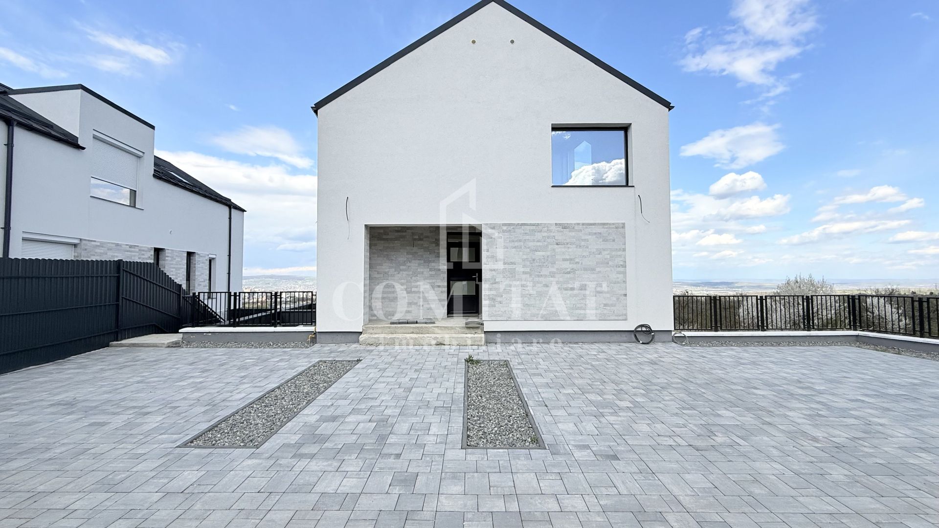 Casă individuală cu panoramă spre oraș zona de case și vile - Poză 2