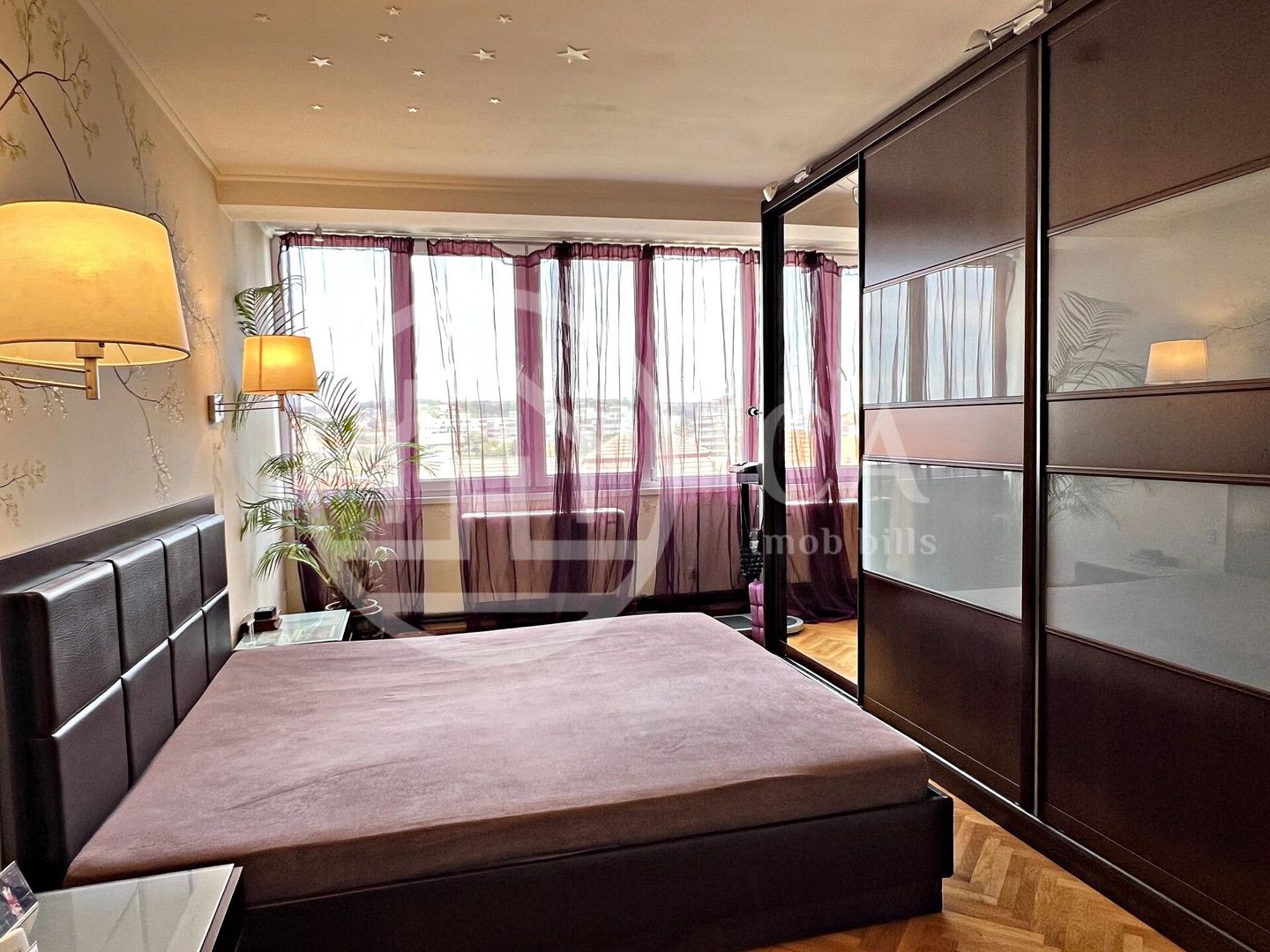 Apartament de inchiriat cu 4 camere in zona ultracentrala, Oradea - Poză 1