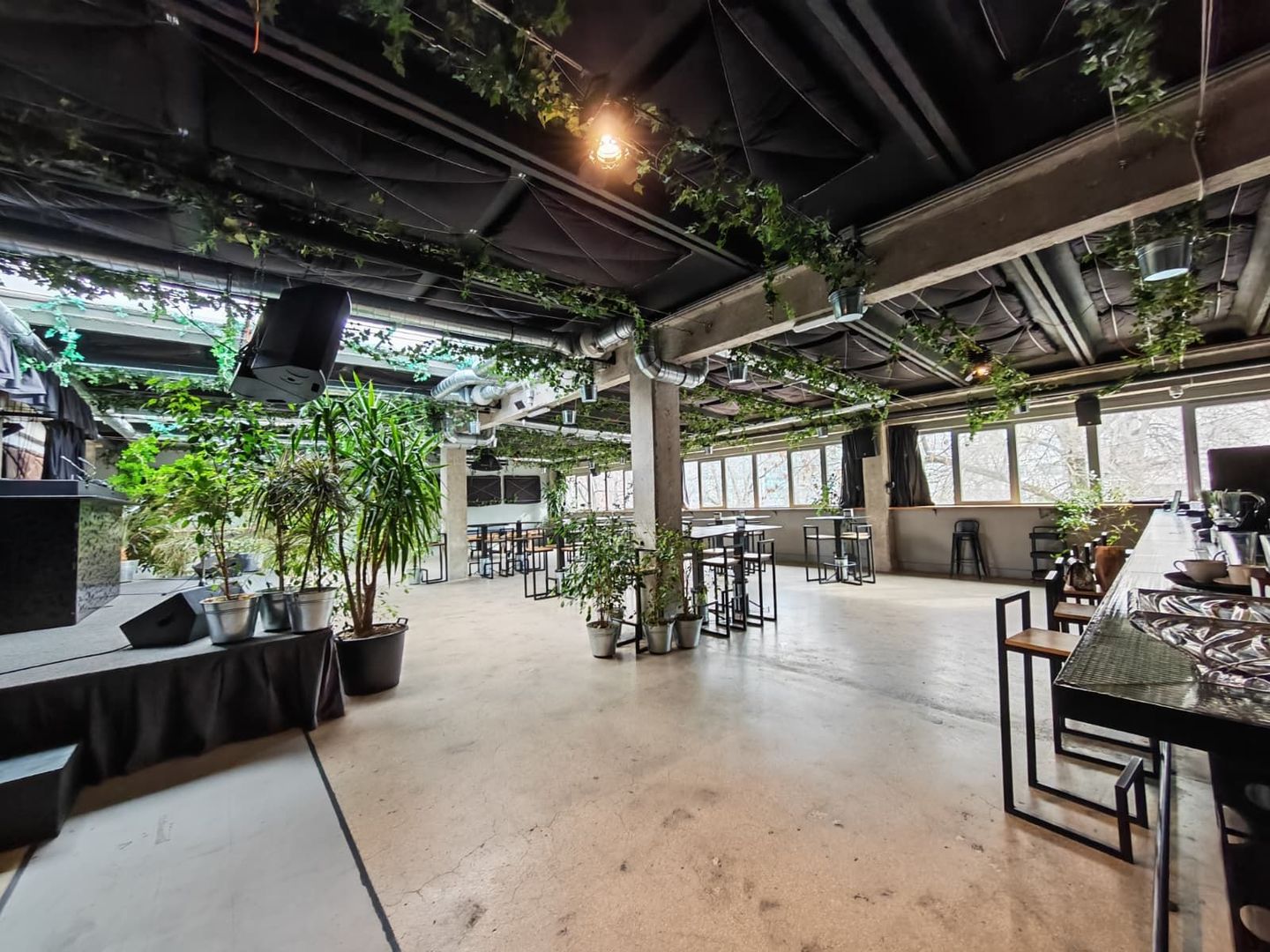 Spațiu  576mp+120mp curte  la 5 minute de Metrou Pipera - Poză 6