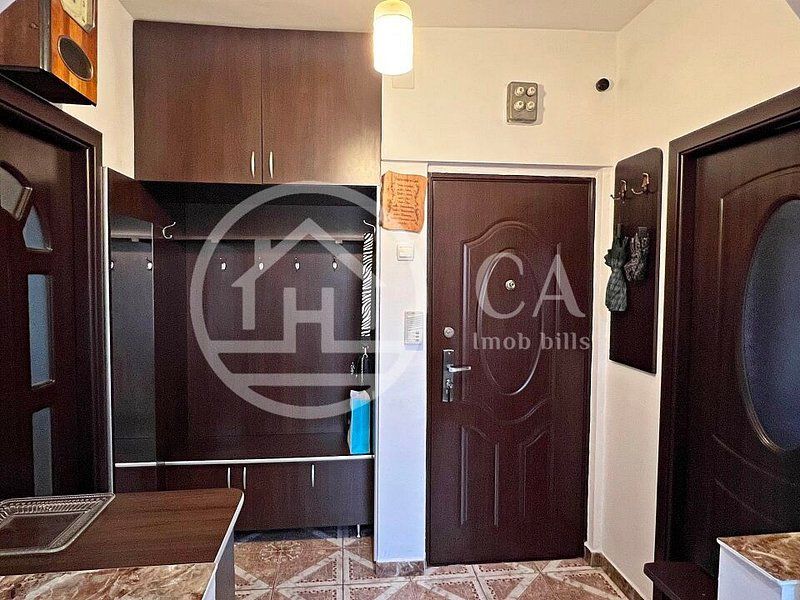 Apartament cu 3 camere de vanzare in zona Rogerius Oradea - Poză 5