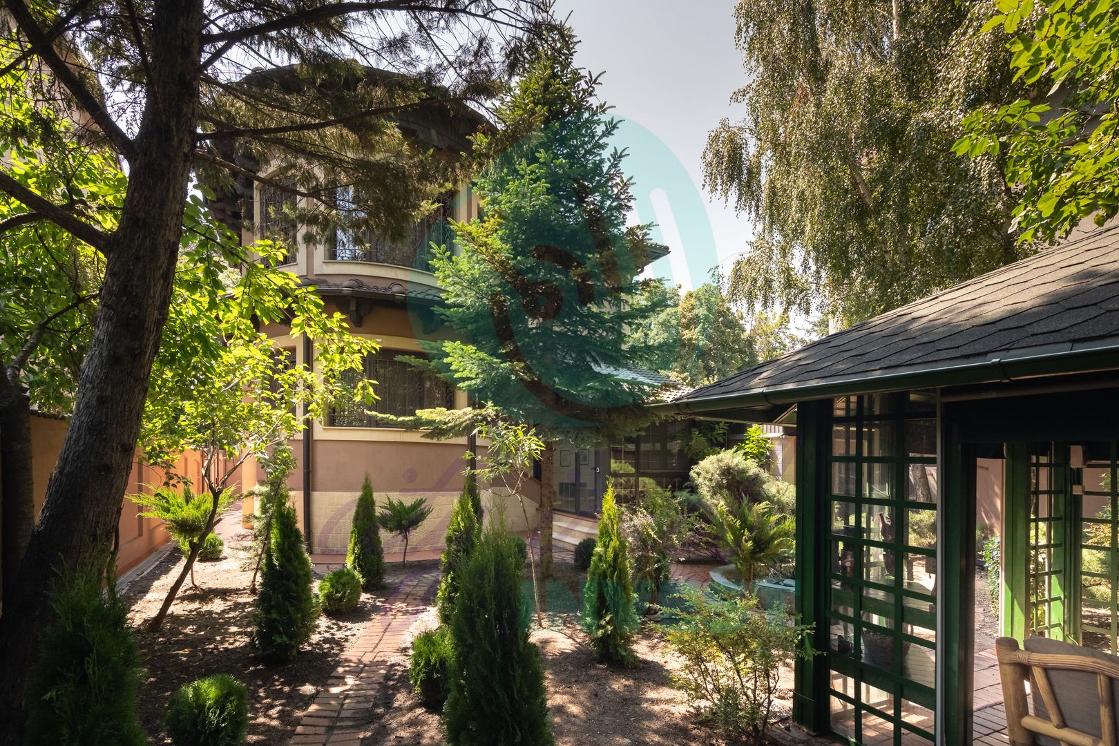 Vila eleganta si rara in cartierul Domenii - Poză 2