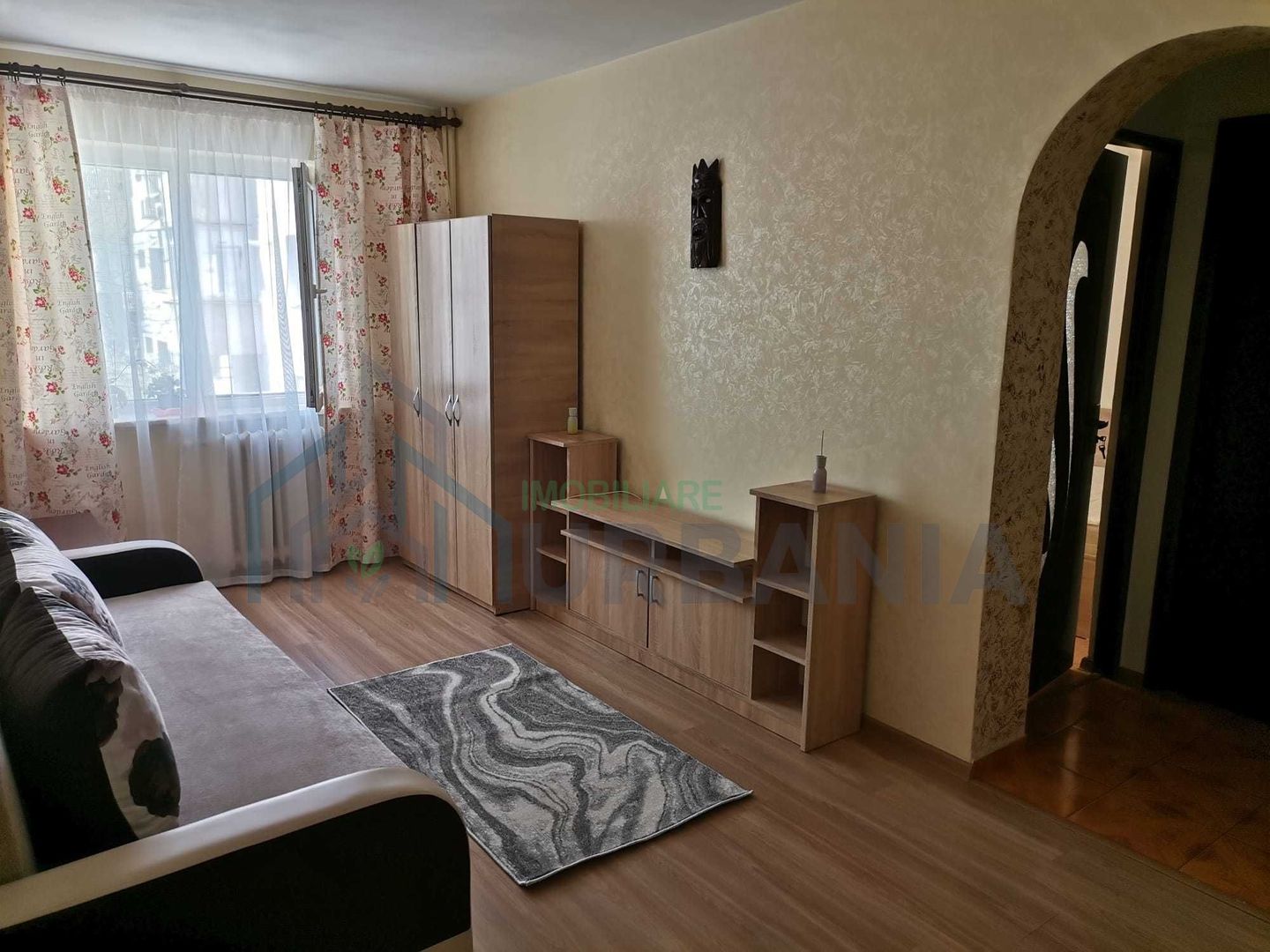 Apartament 2 camere, semidecomandat, Podu Roș, etaj 3/4 - Poză 1