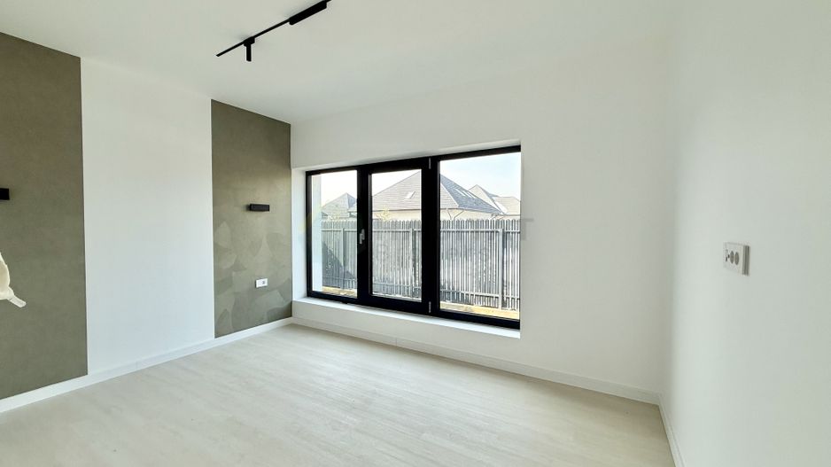 Vilă individuala 6 cam Pipera-Tunari - Poză 3