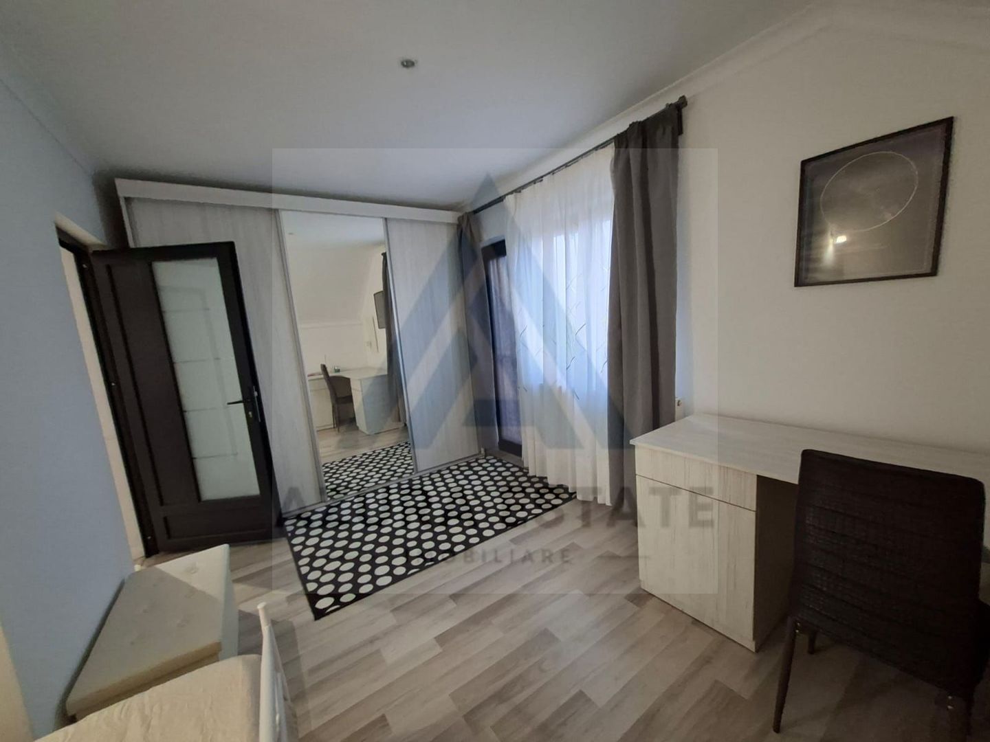Casa individuala echipata premium cu 4 camere si 2 bai in Cristian - Poză 17