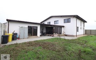 Soluție Locativă pentru Firme: Vilă cu Capacitate Mare în Ciorogarla - Poză 28