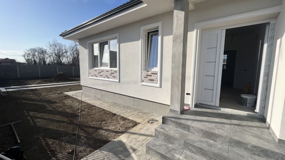 Individuala Utvin,4 Camere,2 Bai,Terasa Acoperita - Poză 2