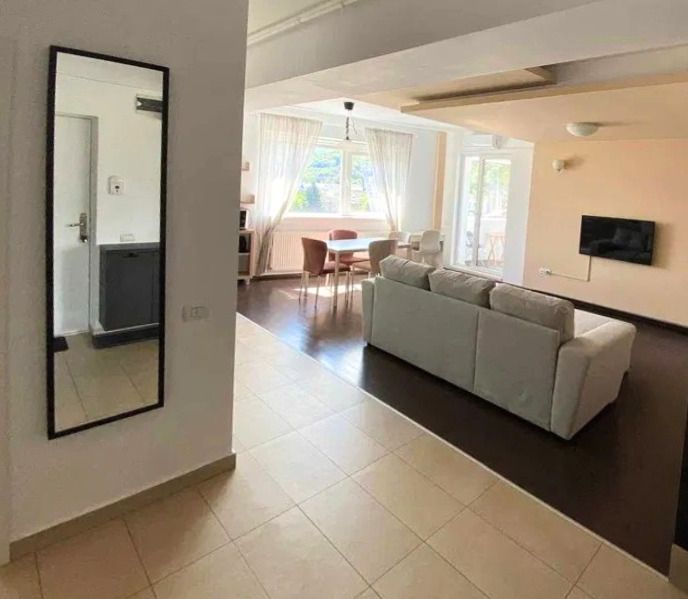 Un apartament care bifează exact ce contează spațiu lumină liniște și parcare - Poză 4