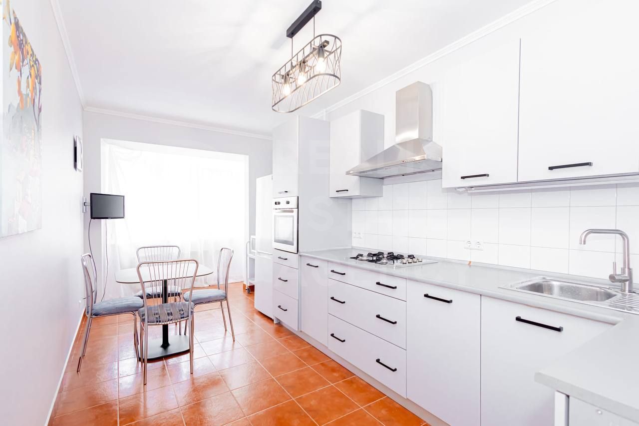 Chirie, apartament, 3 camere, str. Petru Movilă, Centru - Poză 8