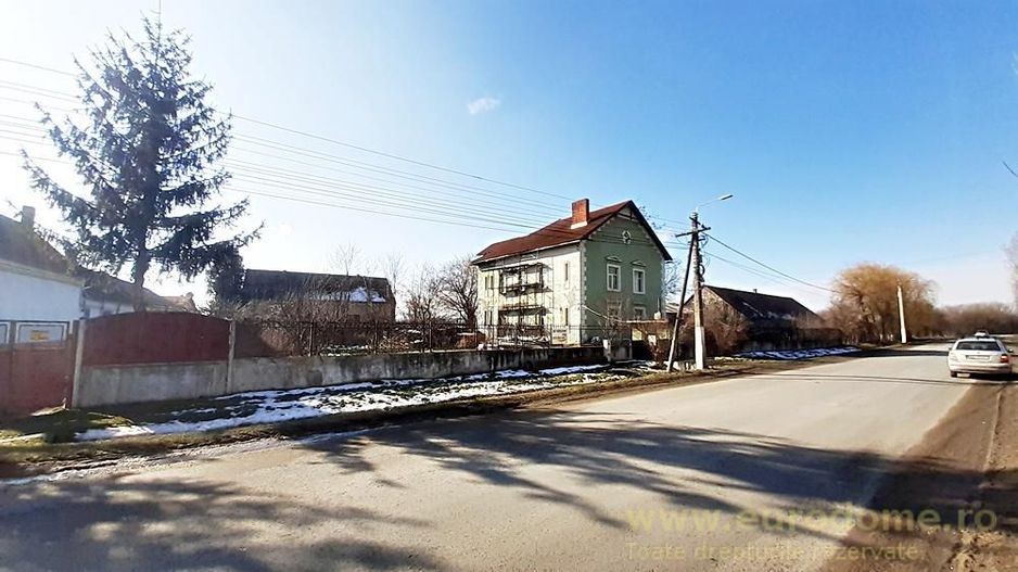 Casa, vechi conac, in com. Halchiu, la 15Km de Brasov - Poză 4