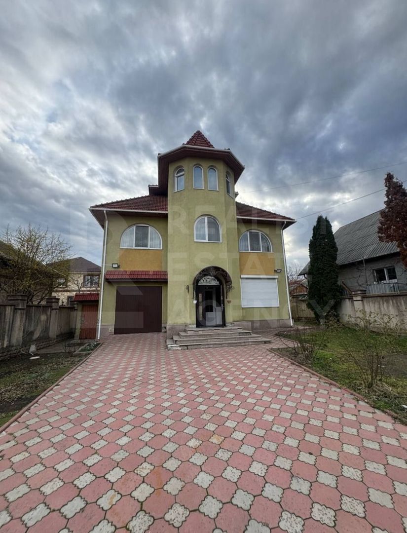 Chirie, casă, 3 nivele, 5 camere, strada Cetatea Albă, Botanica - Poză 1