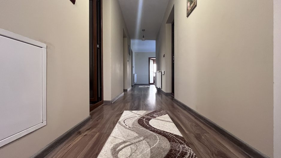 Casa de vânzare în Vulcana Pandele, la o distanță mica de oraș! - Poză 22