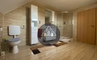 Casă mare și modernă - Poză 21