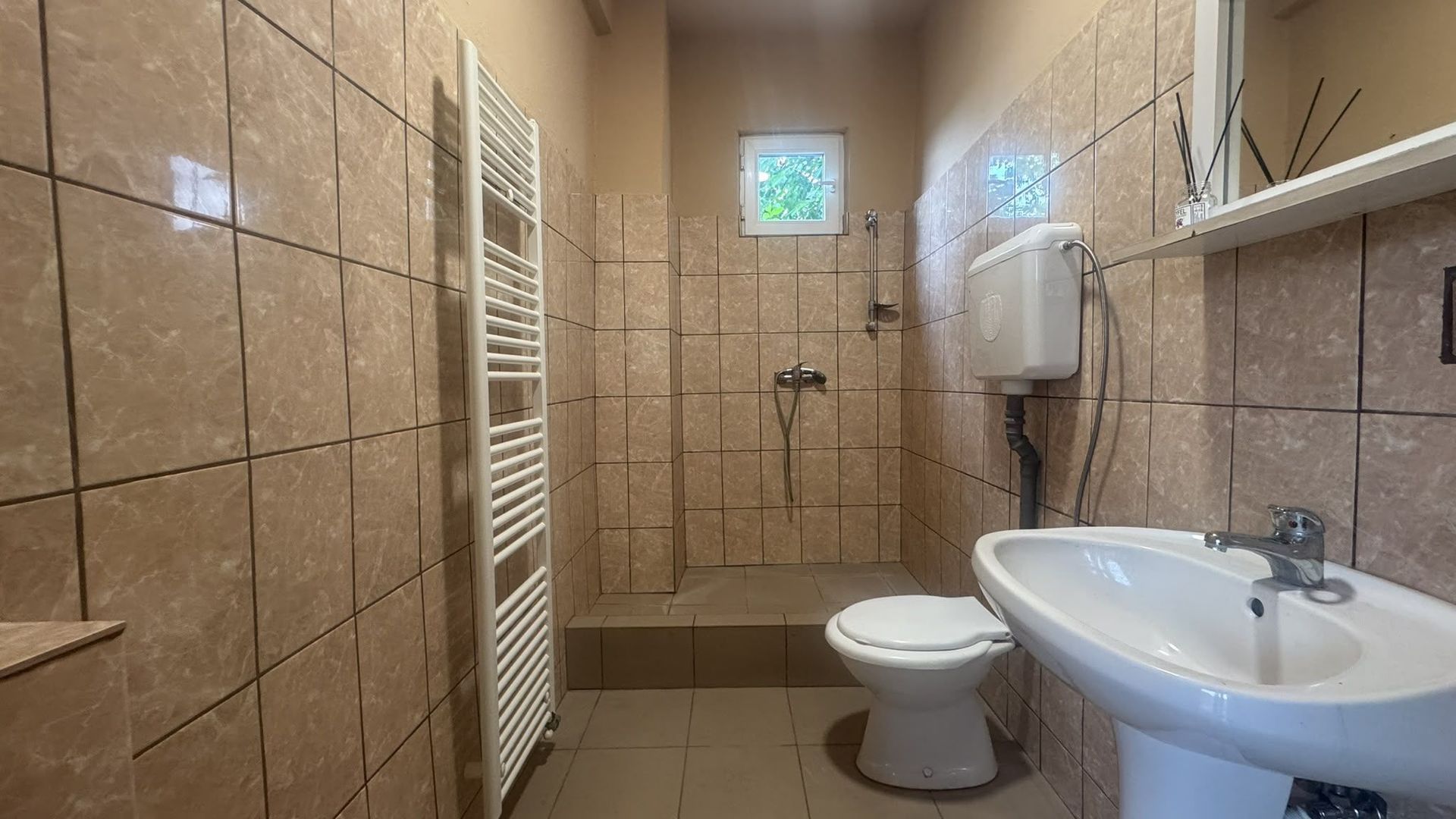 Casa de inchiriat 15 locuri cazare angajati, muncitori Micalaca Arad - Poză 12