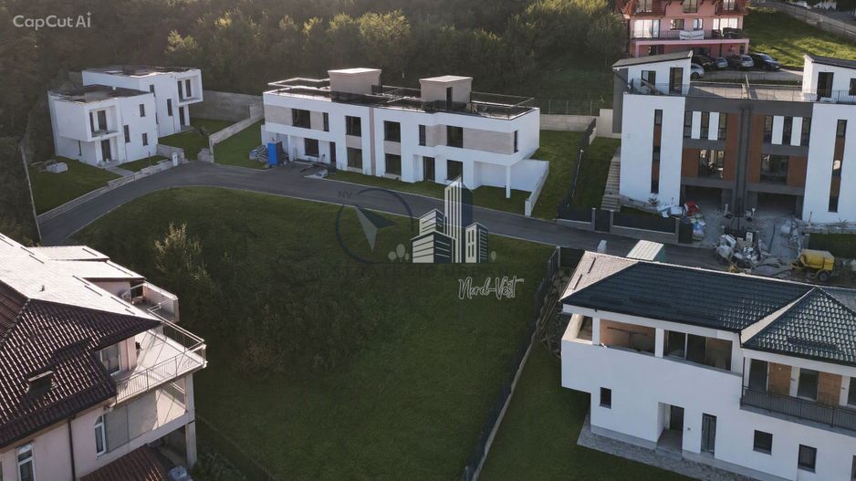 Duplex semifinisat cu terasă circulabilă și curte proprie – Florești - Poză 1