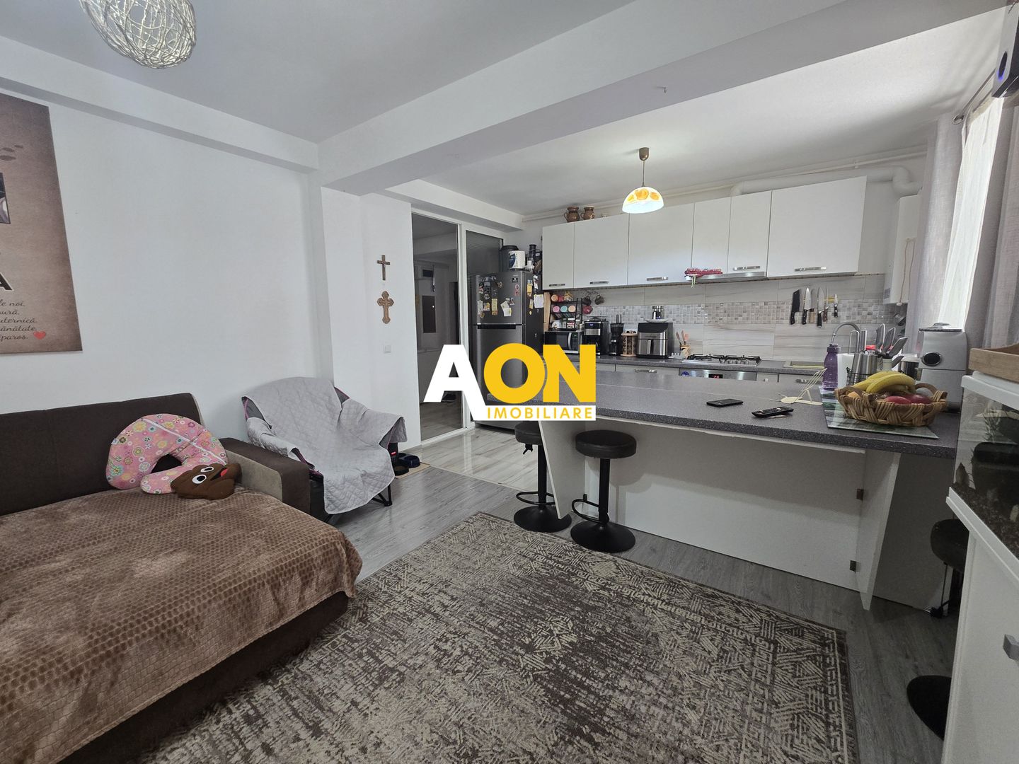 Apartament 3 Camere Decomandat, Zona Cetate, Complet Mobilat - Poză 1