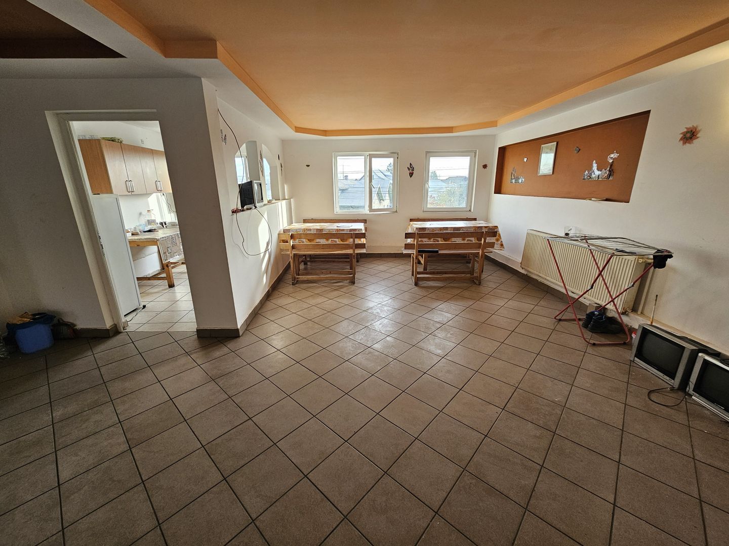 Spatiu comercial/camere cazare - 7 camere 135 mp Baicoi Prahova! - Poză 3