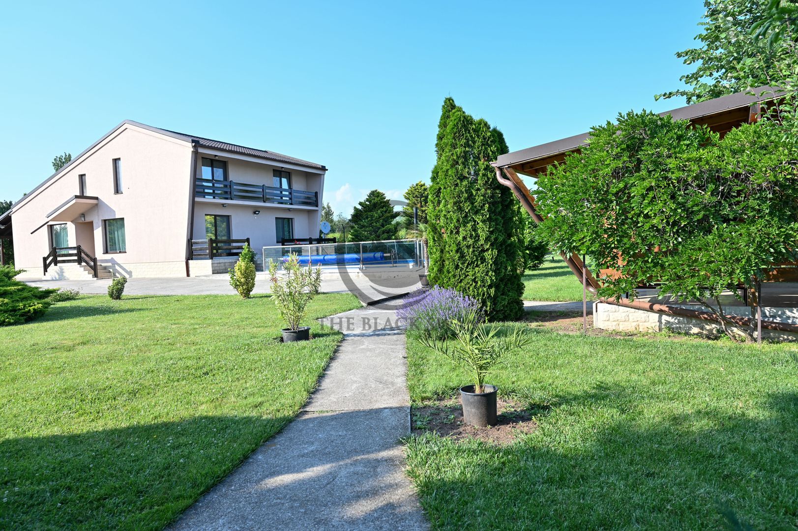 Casa cu piscina de vanzare | 3.300 mp teren | Urlati - Prahova - Poză 1