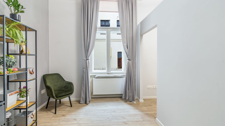 Ultracentral! Apartament renovat complet, in cladire istorica - Poză 2