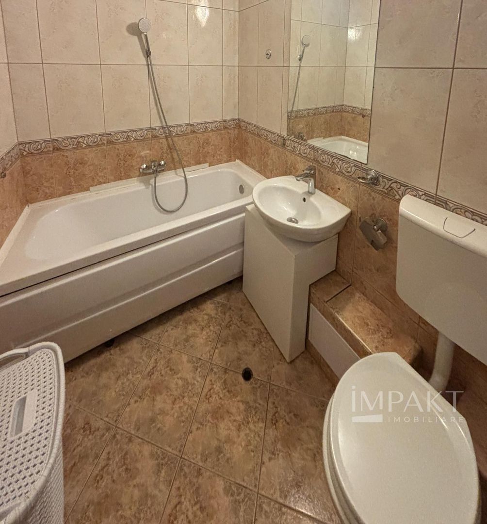 Apartament cu 3 camere, prima închiriere după renovare- zona UMF - Poză 6