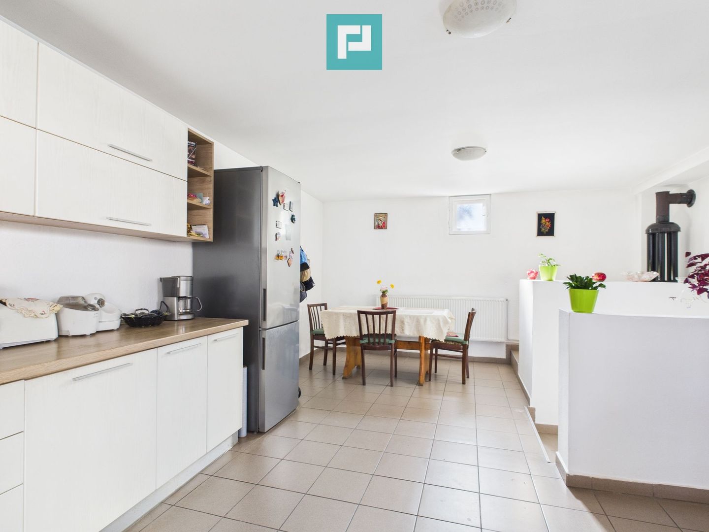 Casă cu 4 camere, curte și atelier mecanic - Sebeș - Poză 8