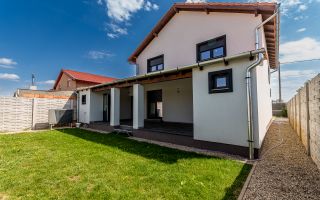 VILĂ INDEPENDENTĂ ENERGETIC – CĂLUGĂRENI, 10 KM DE ARAD - COMISION 0 - Poză 2