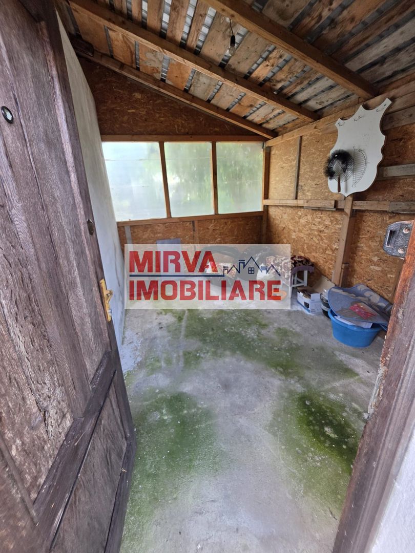 🏡 Casă renovată cu 6 camere, teren 557 mp – Berceni, Prahova - Poză 18