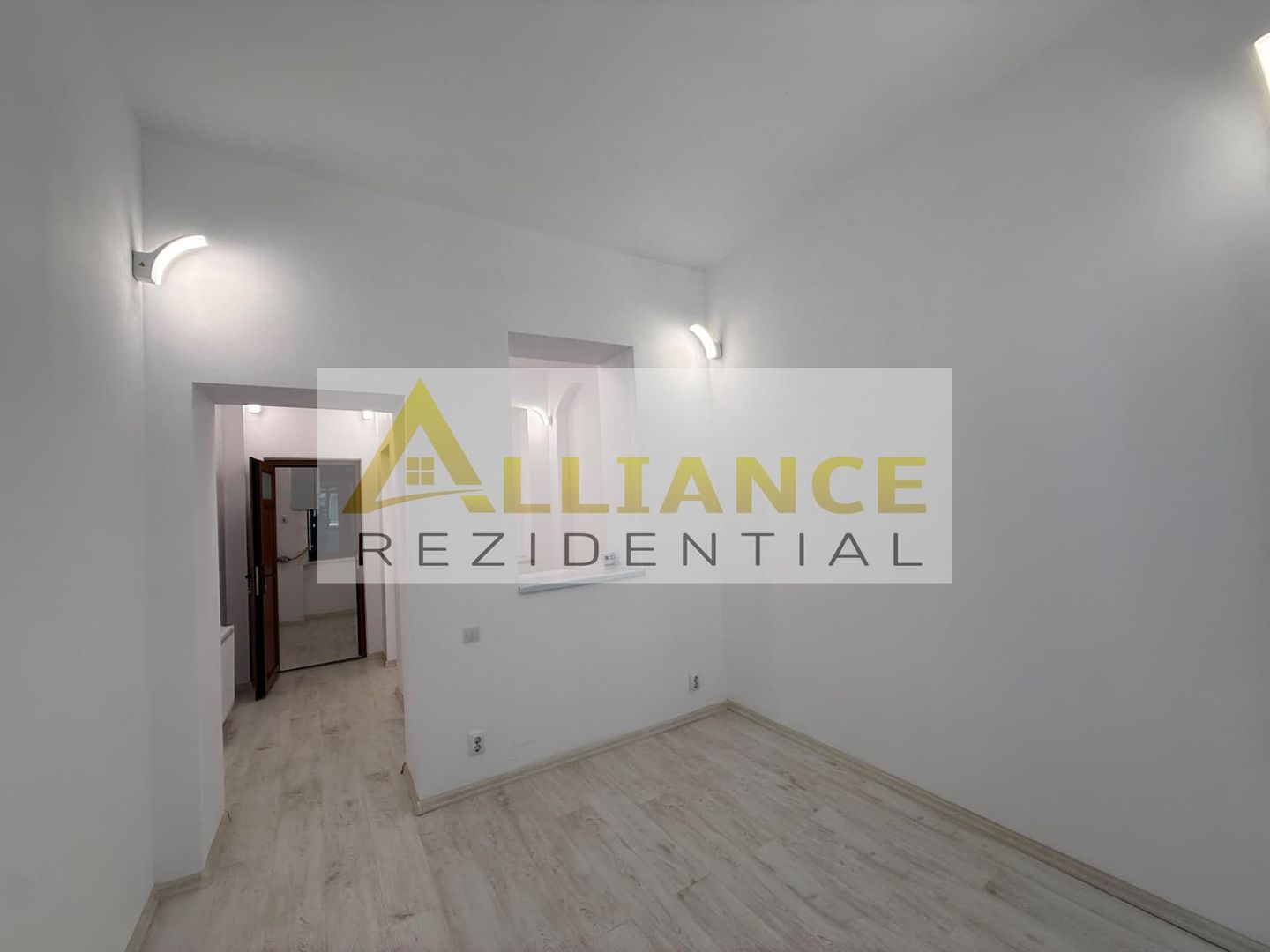 Apartament 2 camere tip duplex { Centrul Istoric -Piata Unirii } - Poză 11