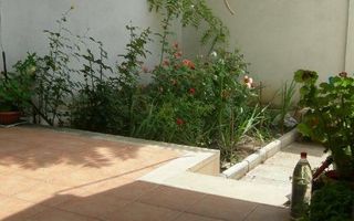 Vilă de vânzare în Sectorul 2, locuit plus potenţial pentru venit pasiv - Poză 2