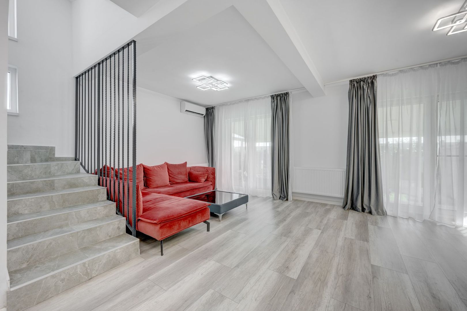 CASA SMART+PISCINA+GARAJ+Zona BARBEQUE! str. Fortului Domnești - Poză 3